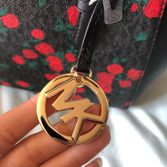 SOLD 2 Piece Micheal Kors Satchel & Wallet Set - Picture 2 of 8